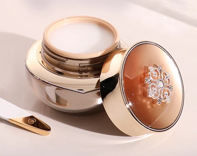 THE HISTORY OF WHOO Cheongidan Radiant Cleansing Balm